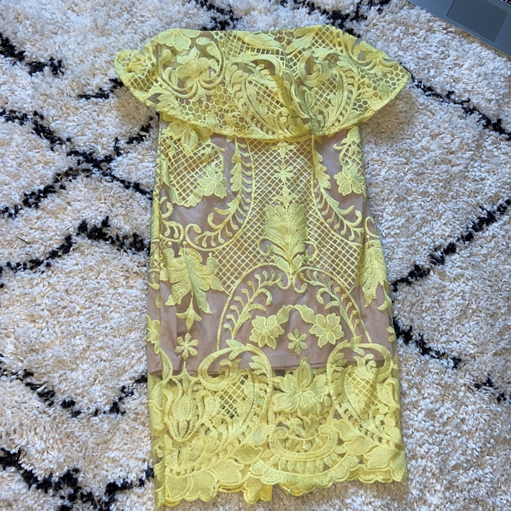 Yellow/nude strapless lace dress